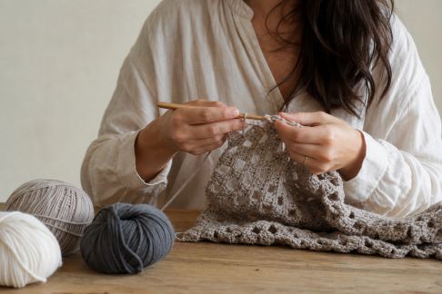 Le crochet revisité : inspirations et astuces pour l’adopter