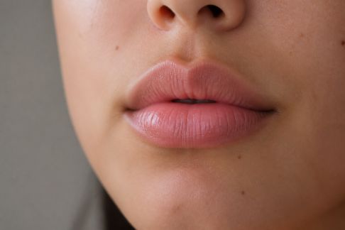 Secrets pour des lèvres repulpées naturellement sans injections