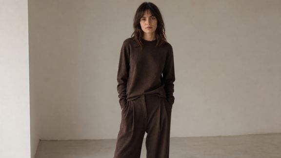 Total look monochrome : astuces pour un effet chic sans effort