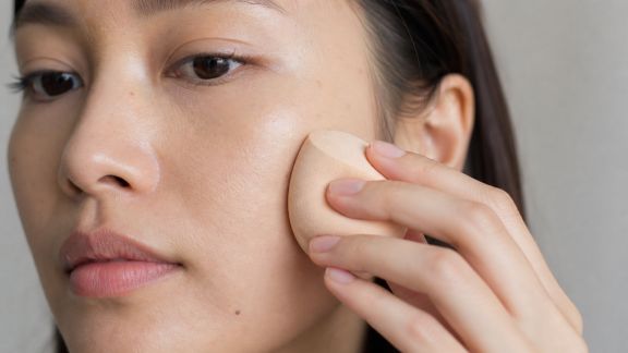 Conseils pour camoufler les pores dilatés avec le maquillage