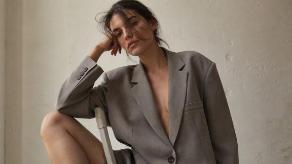 Le blazer oversize s'impose cette saison : nos conseils pour bien le porter