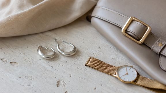 Les touches métalliques : subtilité ou audace pour cet été ?