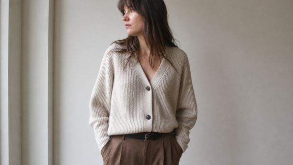 Le cardigan se réinvente : guide pour une allure moderne