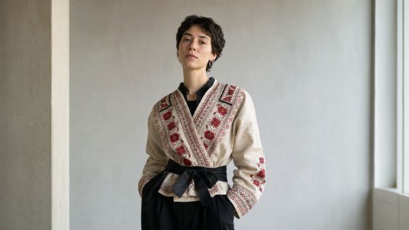 Entre traditions et modernité : la réinterprétation des costumes régionaux